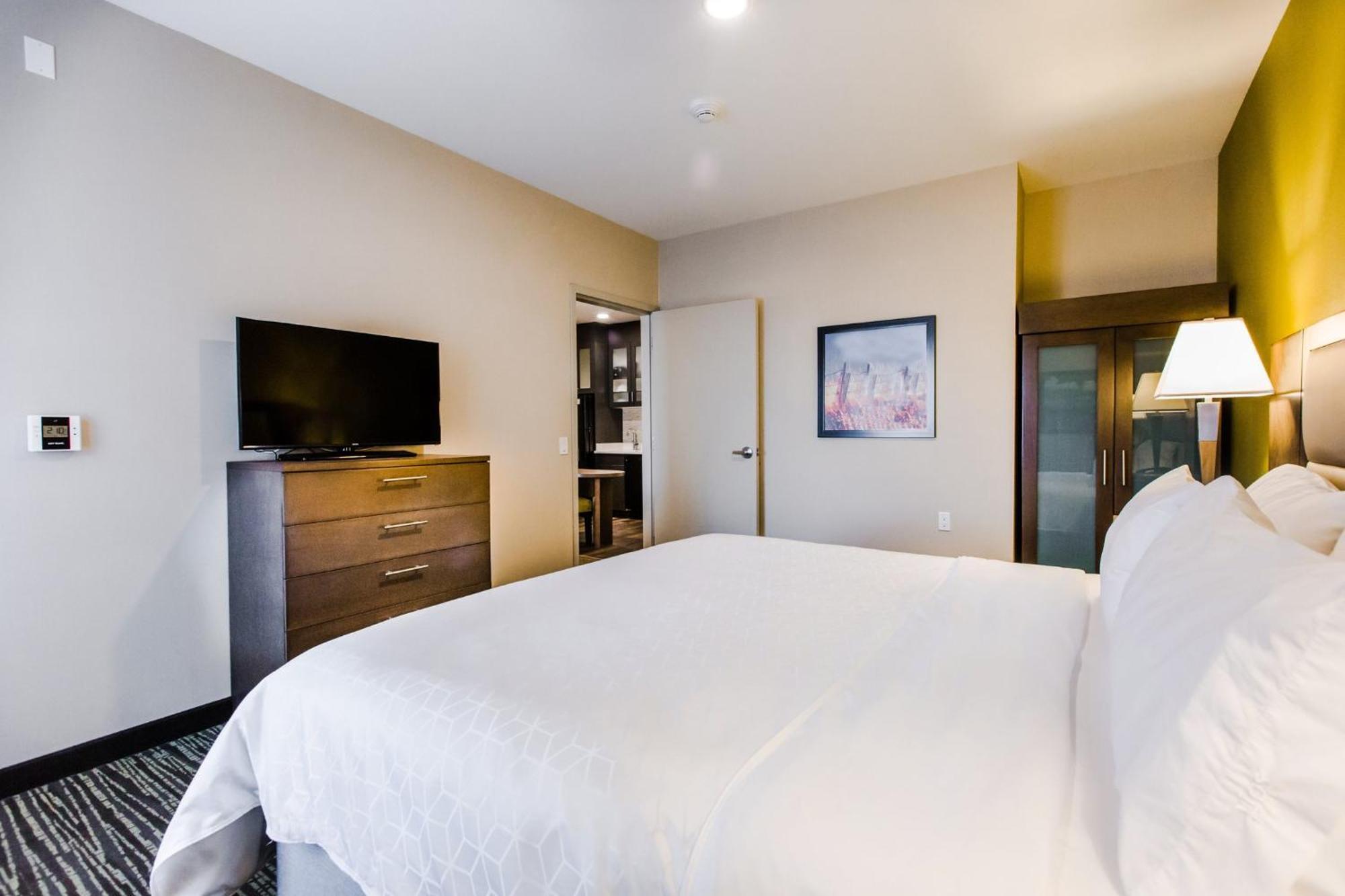 Candlewood Suites West Edmonton - Mall Area By Ihg Extérieur photo